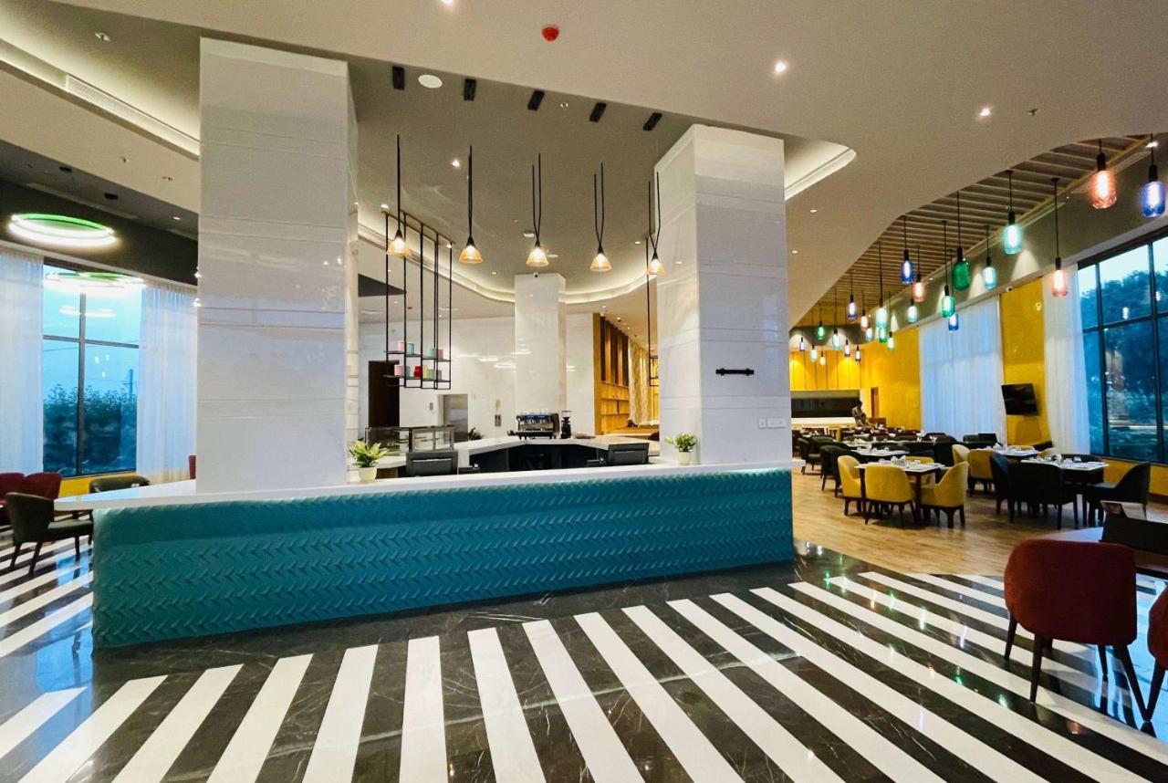 Ramada Encore By Wyndham Amritsar Airport ภายนอก รูปภาพ
