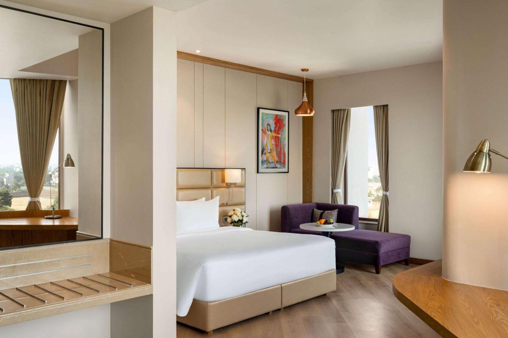 Ramada Encore By Wyndham Amritsar Airport ภายนอก รูปภาพ