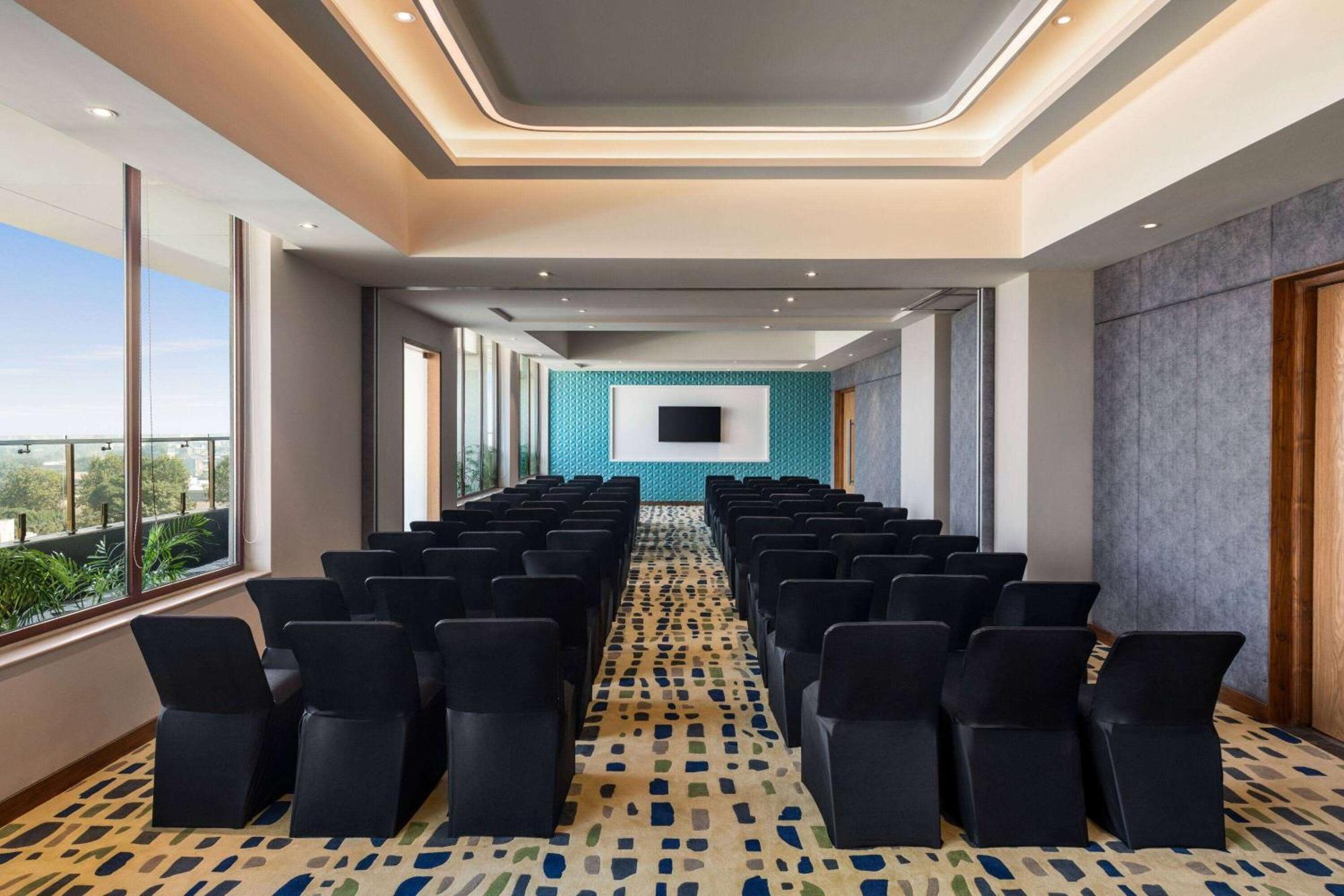 Ramada Encore By Wyndham Amritsar Airport ภายนอก รูปภาพ