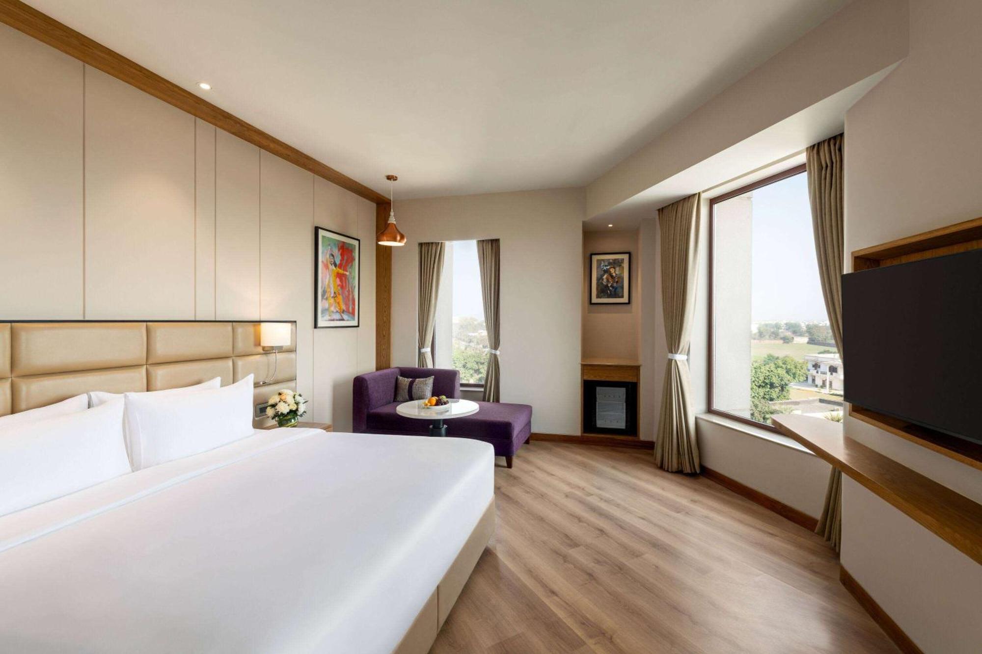 Ramada Encore By Wyndham Amritsar Airport ภายนอก รูปภาพ