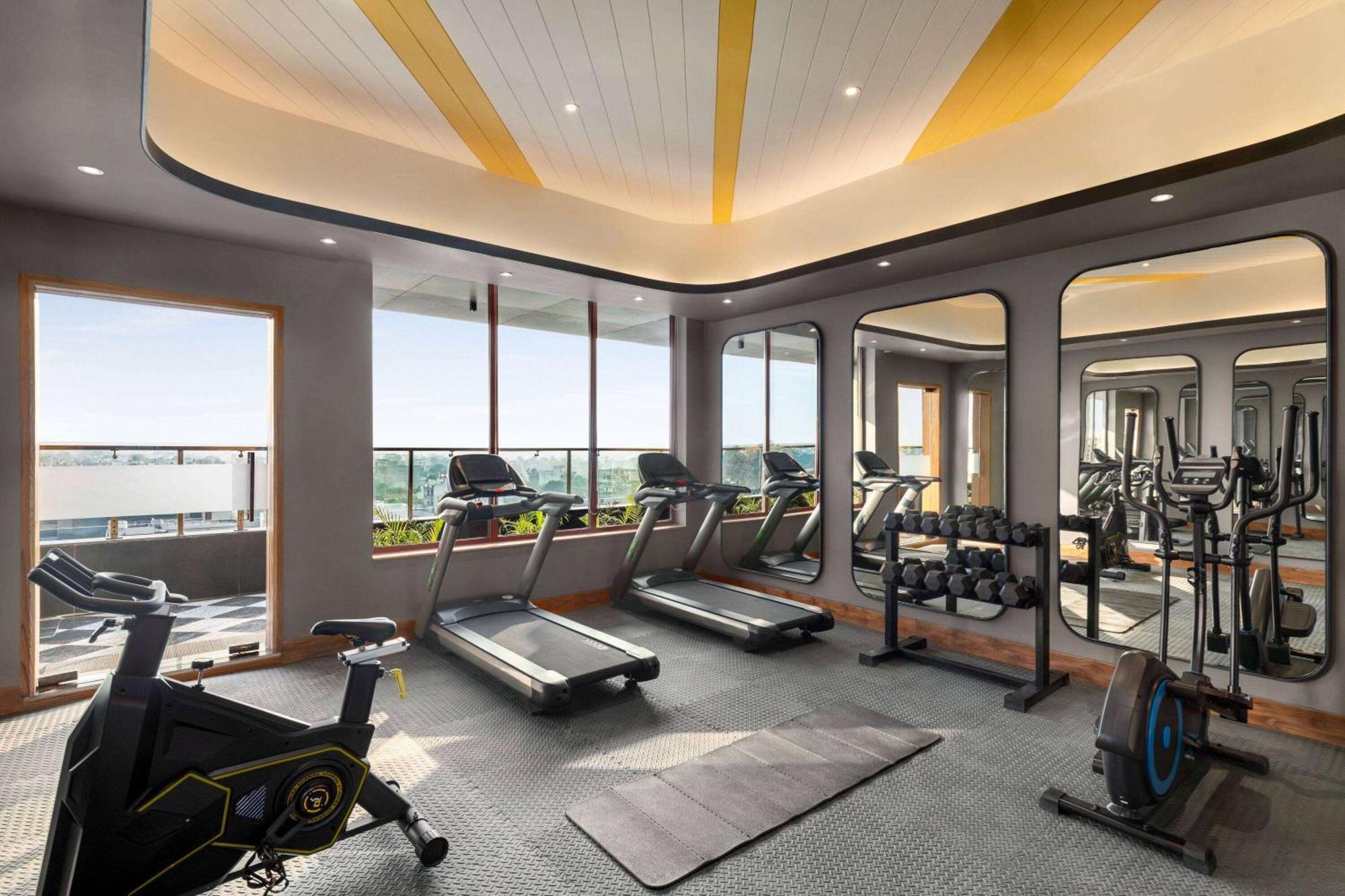 Ramada Encore By Wyndham Amritsar Airport ภายนอก รูปภาพ